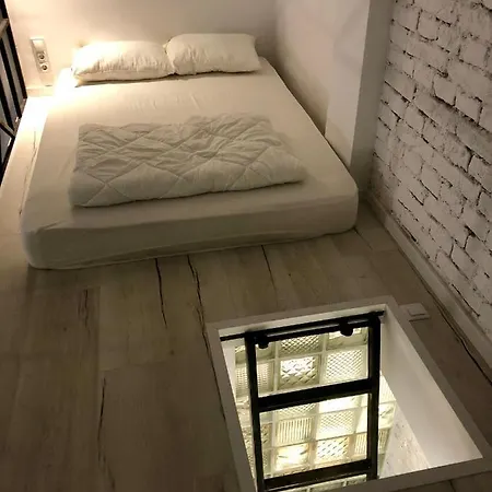 Quiet And New Apartment In The City Center
