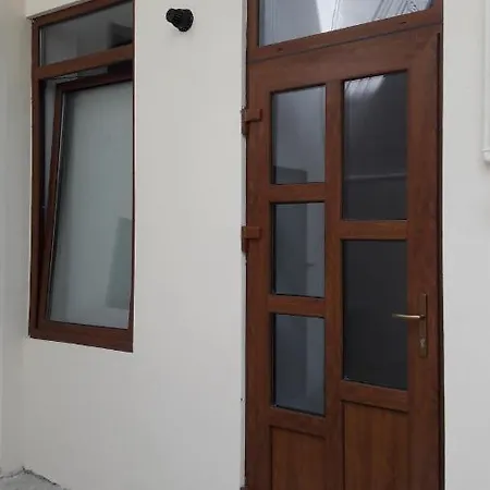 Quiet And New Apartment In The City Center דירה