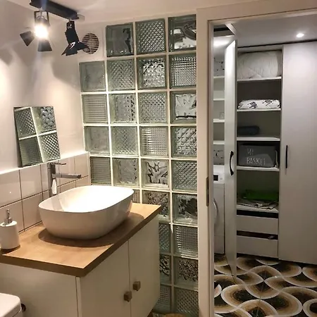 Quiet And New Apartment In The City Center דירה קלוז'-נאפוקה